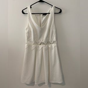 City Studio Junior Size 7 White Vneck Sheer Embroidered Mini Dress Zipper Bridal